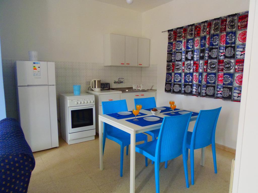 Light & Blue Gardens Apartamento Protaras Exterior foto